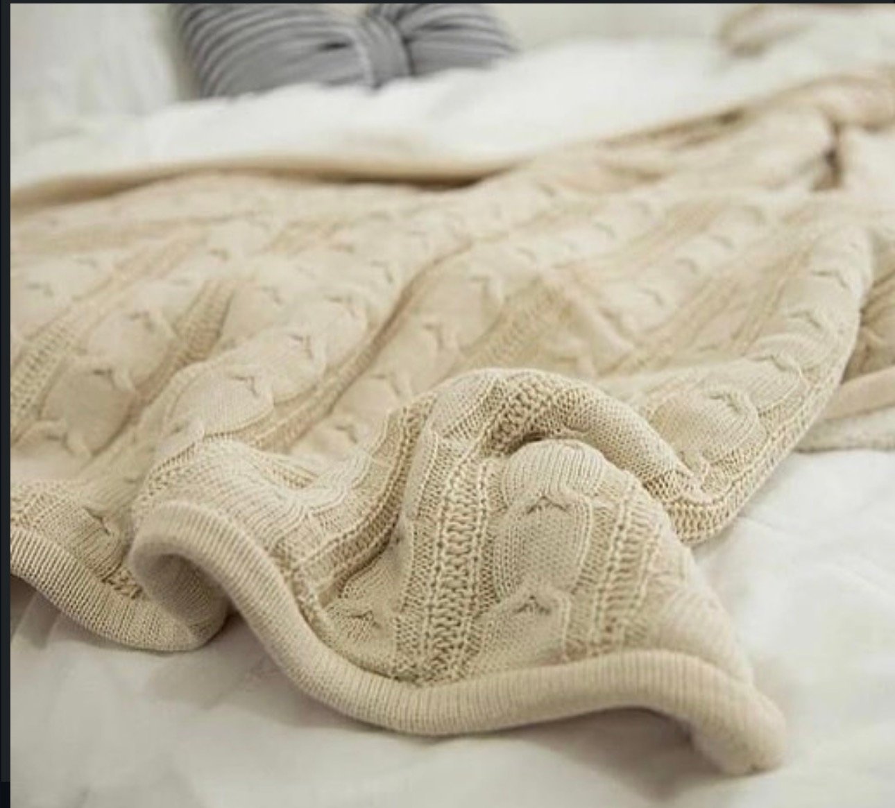 Signature knit blanket - Image 6