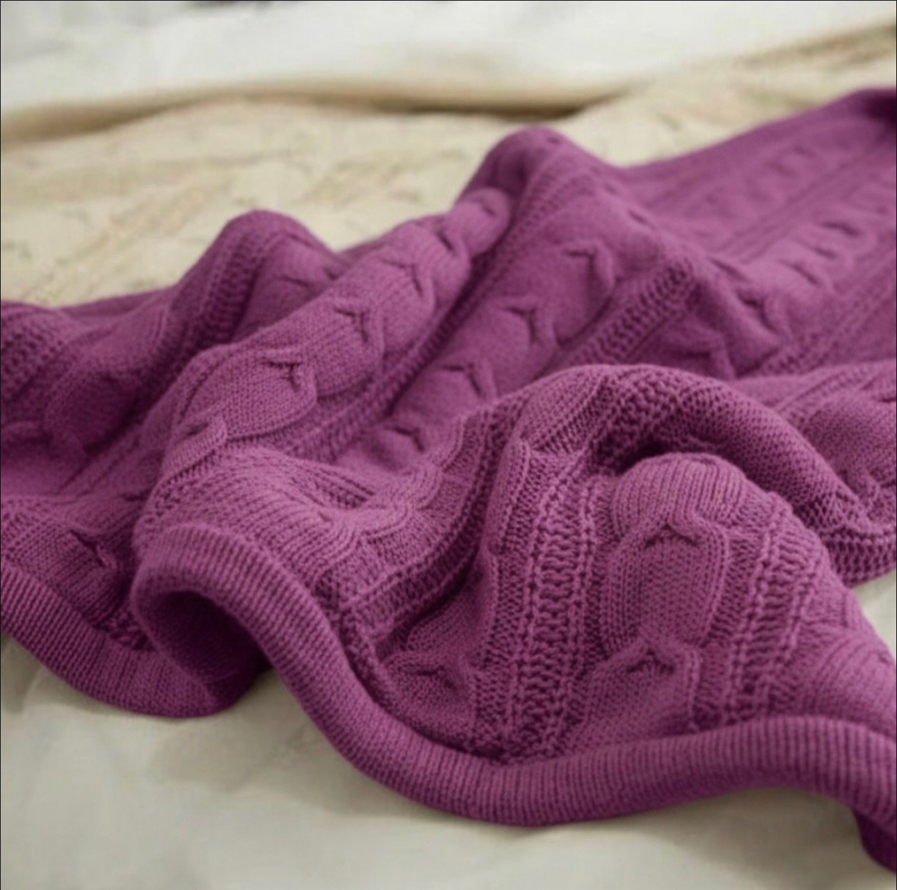 Signature knit blanket - Image 7