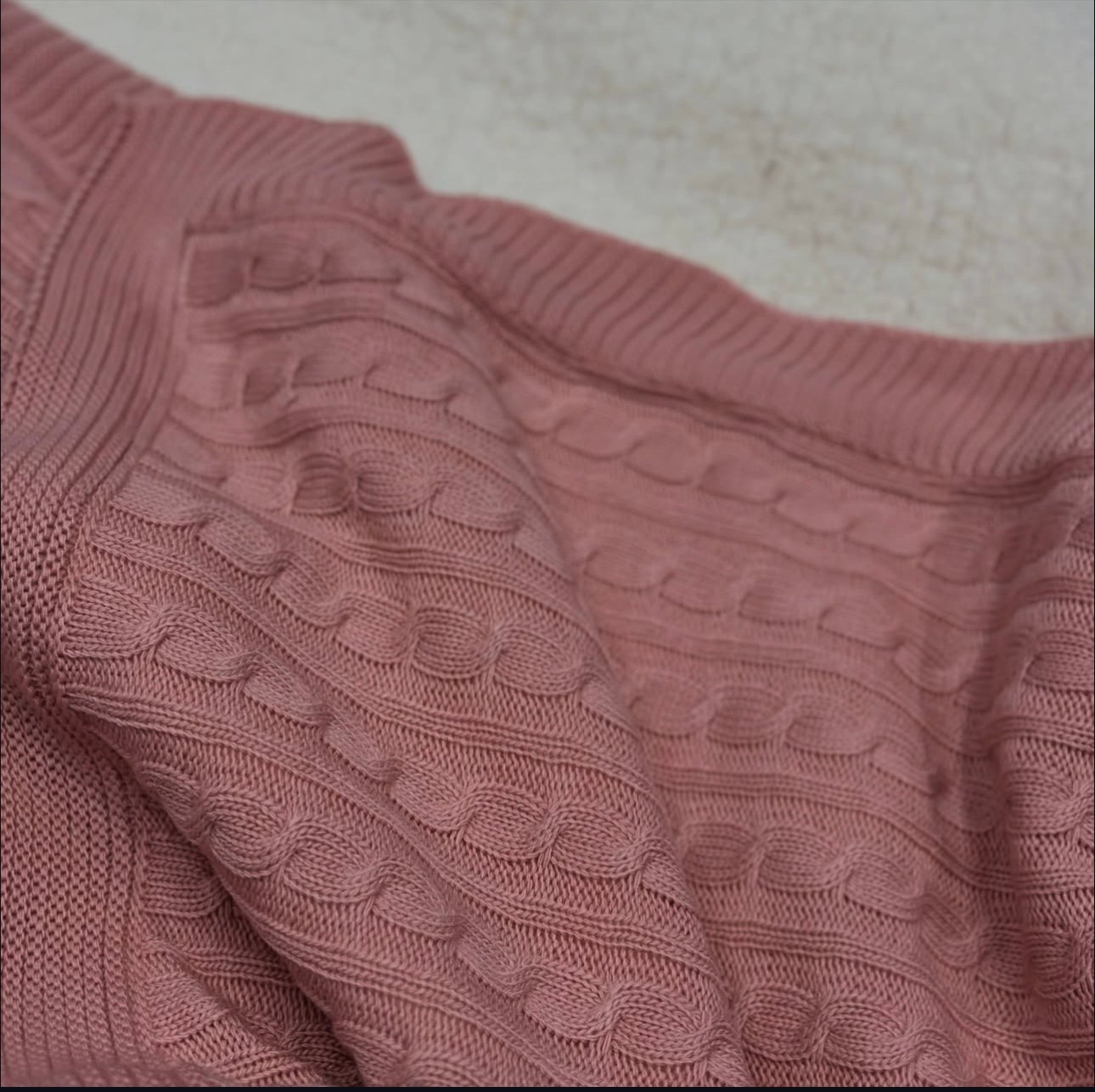 Signature knit blanket - Image 3